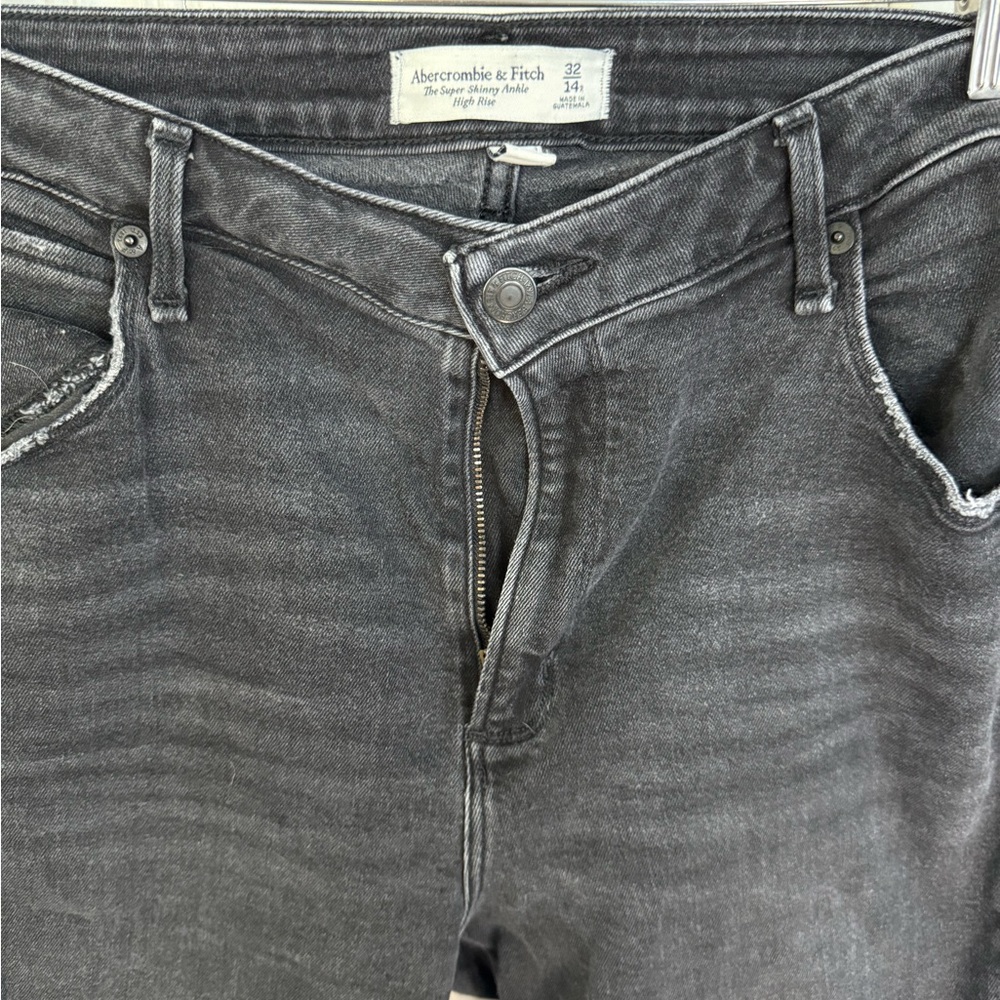 Abercrombie curve love skinny high rise jeans - Picture 2 of 7